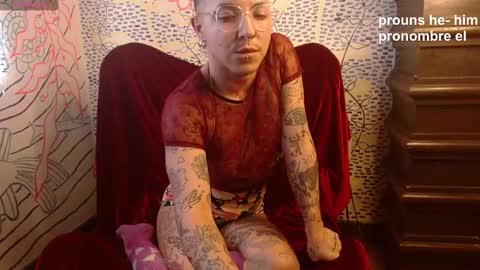 Snapshot of curuba_ chatting on December 3, 7:00 pm Curuba online show from December 3, 7:00 pm