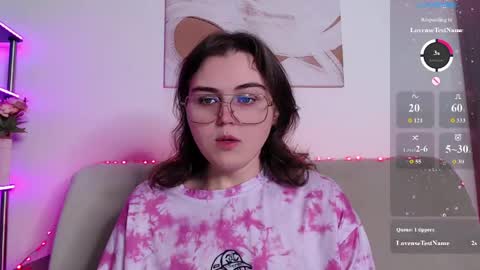 Snapshot of curvy_janie chatting on April 12, 3:22 am Jane online show from April 12, 3:22 am