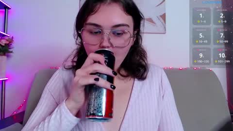 Snapshot of curvy_janie chatting on April 18, 4:27 am Jane online show from April 18, 4:27 am