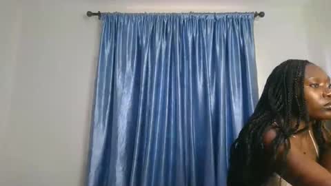 Snapshot of curvy_melvs chatting on February 5, 11:15 am mel online show from February 5, 11:15 am