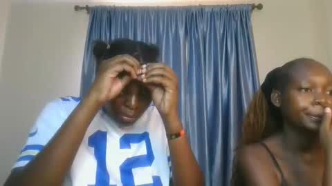 Snapshot of curvy_melvs chatting on February 20, 9:21 am mel online show from February 20, 9:21 am