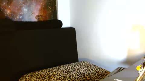 Snapshot of curvycherry4u chatting on June 25, 3:28 am C H E R R Y online show from June 25, 3:28 am