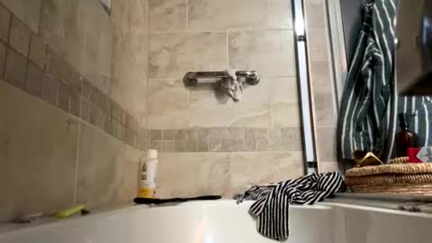 curvyd454066 online show from January 9, 6:21 pm