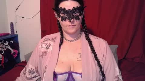 Snapshot of curvygamerceline chatting on May 28, 11:02 pm Celine Fawe online show from May 28, 11:02 pm