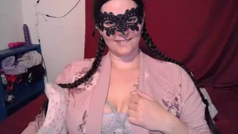 Snapshot of curvygamerceline chatting on June 12, 6:18 pm Celine Fawe online show from June 12, 6:18 pm