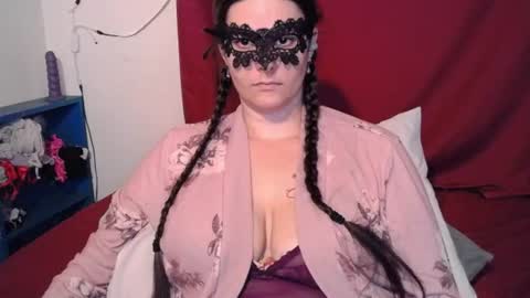 Snapshot of curvygamerceline chatting on June 16, 6:43 pm Celine Fawe online show from June 16, 6:43 pm