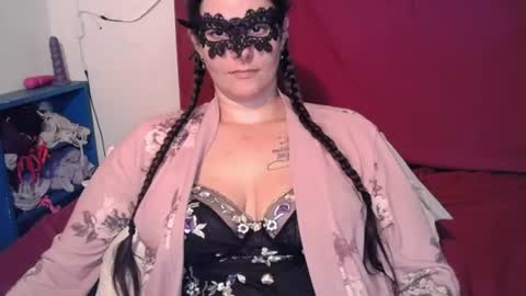 Snapshot of curvygamerceline chatting on June 19, 12:04 am Celine Fawe online show from June 19, 12:04 am
