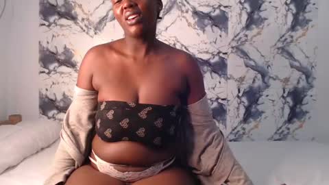 Snapshot of curvyj255 chatting on July 25, 1:15 am curvyj255 online show from July 25, 1:15 am