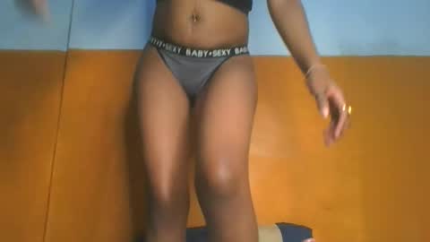 Snapshot of curvylyin chatting on October 12, 3:00 pm curvylyin online show from October 12, 3:00 pm