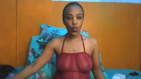 curvylyin online show from November 1, 1:35 pm