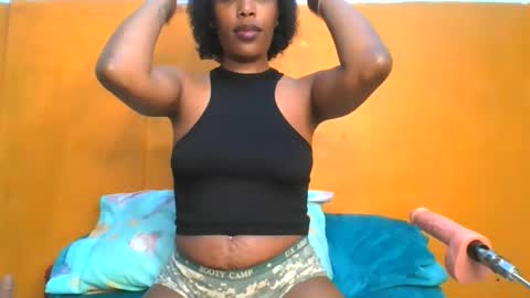 curvylyin online show from February 25, 7:51 am