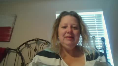 Snapshot of curvynurse69 chatting on June 21, 2:41 pm curvynurse69 online show from June 21, 2:41 pm