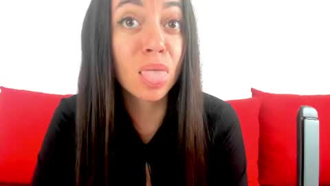 Snapshot of cute_angel95 chatting on June 14, 6:37 am cute_angel95 online show from June 14, 6:37 am