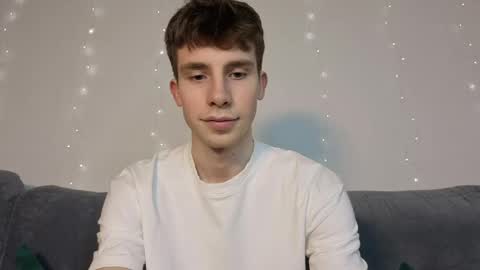 Snapshot of cute_brian chatting on April 21, 4:56 pm Im Brian online show from April 21, 4:56 pm