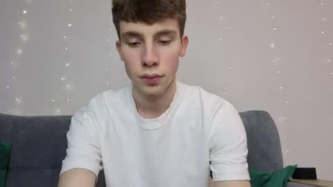 Snapshot of cute_brian chatting on April 22, 5:14 pm Im Brian online show from April 22, 5:14 pm