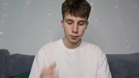 Snapshot of cute_brian chatting on May 26, 11:06 am Im Brian online show from May 26, 11:06 am