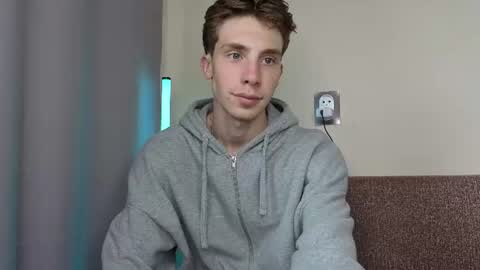 Snapshot of cute_brian chatting on July 6, 11:18 am Im Brian online show from July 6, 11:18 am