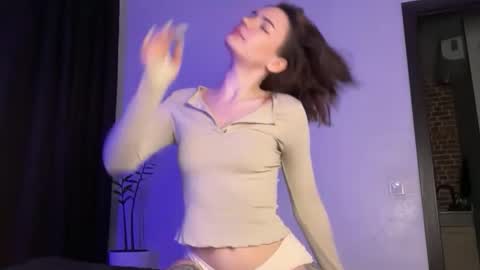 cute_bubbles online show from April 4, 5:10 pm