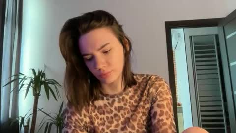Snapshot of cute_bubbles chatting on May 31, 1:29 pm cute_bubbles online show from May 31, 1:29 pm