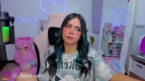 Snapshot of cute_dani__ chatting on March 20, 3:11 am Dani online show from March 20, 3:11 am