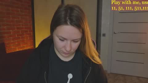 Snapshot of cute_darina chatting on December 3, 10:17 am Everyday stream in the same time online show from December 3, 10:17 am
