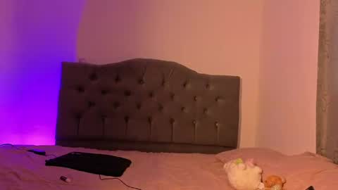 Emma online show from April 8, 11:10 am