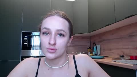 Snapshot of cute_girl_mia__ chatting on May 3, 10:43 am cute_girl_mia__ online show from May 3, 10:43 am
