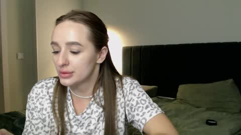 Snapshot of cute_girl_mia__ chatting on May 6, 4:45 pm cute_girl_mia__ online show from May 6, 4:45 pm