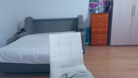 cute_jes online show from January 9, 6:04 pm