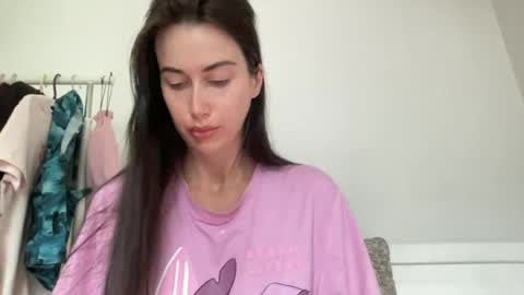 Snapshot of cute_kriss94 chatting on July 3, 10:54 am cute_kriss94 online show from July 3, 10:54 am