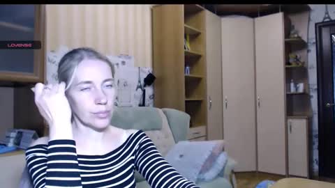 cute_lion_ online show from October 31, 1:56 pm