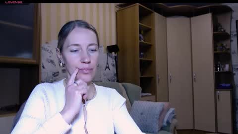 cute_lion_ online show from February 18, 2:57 pm