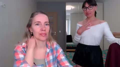 Snapshot of cute_lion_ chatting on April 26, 12:14 pm cute_lion_ online show from April 26, 12:14 pm