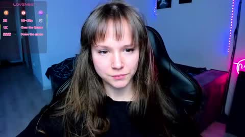 Snapshot of cute_little_ass chatting on May 26, 3:19 pm Emily online show from May 26, 3:19 pm