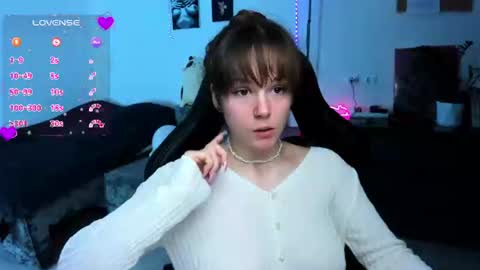 Snapshot of cute_little_ass chatting on July 11, 8:17 am Emily online show from July 11, 8:17 am