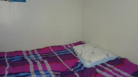 Snapshot of cute_messy chatting on February 22, 3:29 am cute messy online show from February 22, 3:29 am