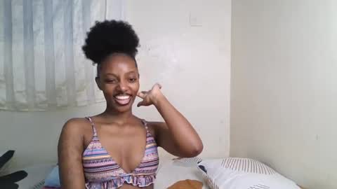 Snapshot of cute_messy chatting on June 24, 10:42 pm cute messy online show from June 24, 10:42 pm