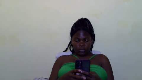 cute_roxie online show from December 18, 9:04 am