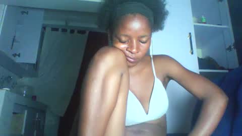 Snapshot of cute_sexy3 chatting on May 27, 12:07 am SHARON online show from May 27, 12:07 am