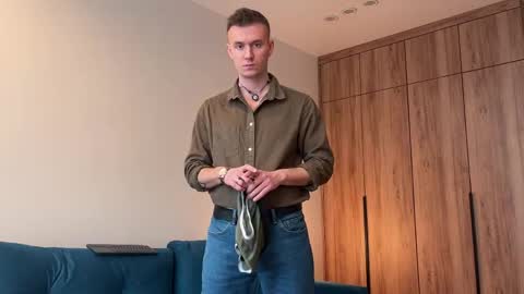 cute_skywalker online show from April 15, 6:42 am