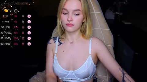 Sue online show from November 16, 11:10 pm