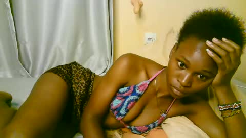 Snapshot of cute_tasha chatting on June 11, 2:00 am cute_tasha online show from June 11, 2:00 am