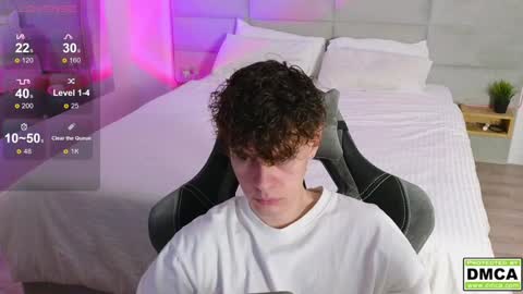 Thomas -  online show from December 1, 7:03 pm