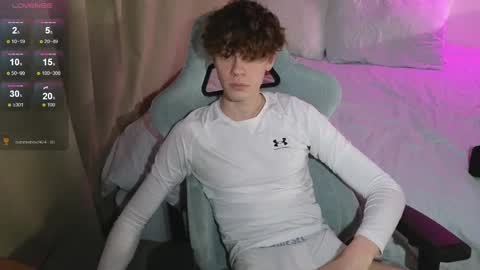 Snapshot of cute_thomas chatting on April 23, 6:21 pm Thomas - online show from April 23, 6:21 pm