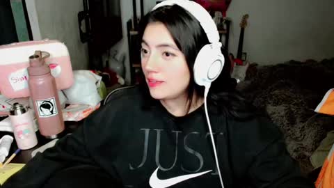 Snapshot of cuteambervi chatting on December 3, 10:51 pm Princess Amber online show from December 3, 10:51 pm