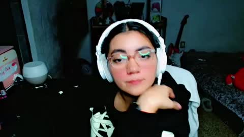 Snapshot of cuteambervi chatting on February 10, 11:13 pm Princess Amber online show from February 10, 11:13 pm