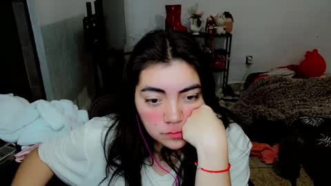 Snapshot of cuteambervi chatting on October 13, 2:11 am Princess Amber online show from October 13, 2:11 am