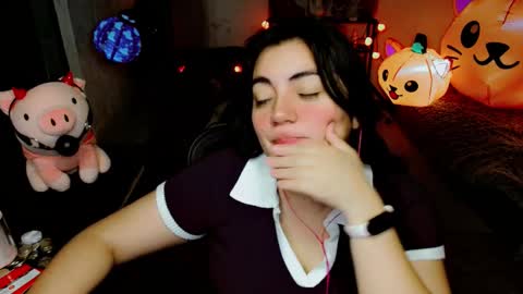 Snapshot of cuteambervi chatting on October 20, 12:44 am Princess Amber online show from October 20, 12:44 am