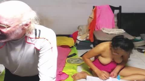 Snapshot of cuteandsexyone chatting on January 26, 2:52 pm CuteAndSexyOne  Na and Brian online show from January 26, 2:52 pm