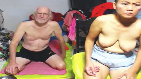 Snapshot of cuteandsexyone chatting on February 6, 9:11 am CuteAndSexyOne  Na and Brian online show from February 6, 9:11 am